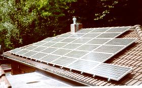 Photovoltaikanlage auf dem Dach des Naturfreundehauses Gerresheim
